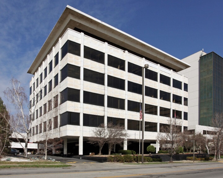 3142 Broadway St, Kansas City, MO à vendre - Photo du bâtiment - Image 2 de 16