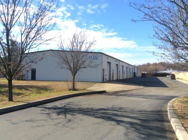 73 Albe Dr, Newark, DE à louer - Photo du bâtiment - Image 2 de 30