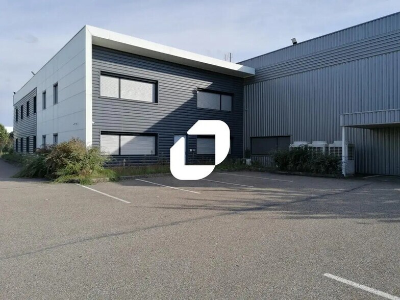 Bureau dans Saint-Priest à louer - Photo du bâtiment - Image 3 de 14