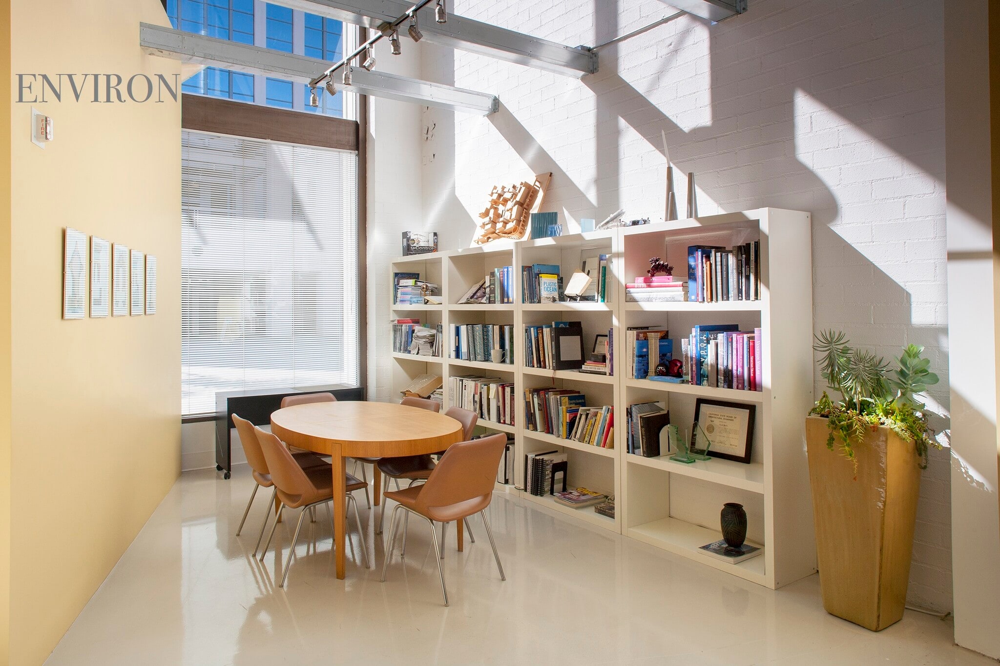 100 Oceangate, Long Beach, CA à louer Photo intérieure- Image 1 de 4