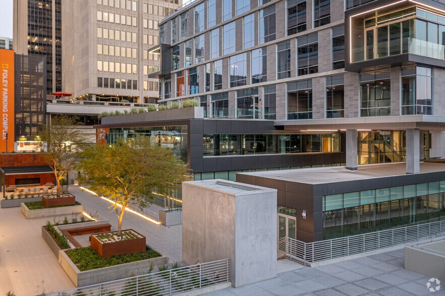 450 B St, San Diego, CA à louer - Photo du bâtiment - Image 2 de 8