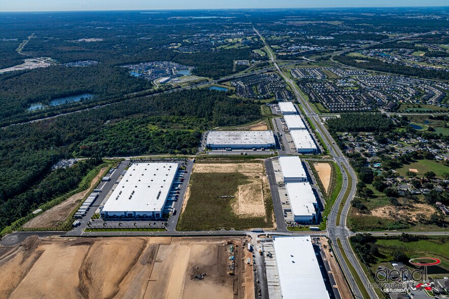 N Old Lake Wilson Rd, Kissimmee, FL for lease - Building Photo - Image 3 of 8