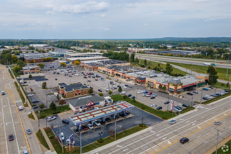 767 Beta Dr, Mayfield Village, OH à louer - Aérien - Image 2 de 4