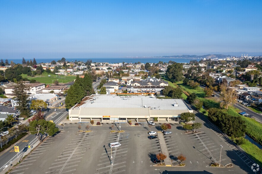 605 Parker Ave, Rodeo, CA à louer - Photo du bâtiment - Image 2 de 4