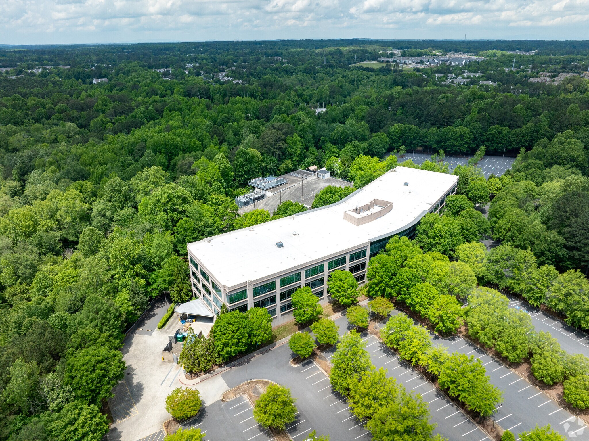 1100 Alderman Dr, Alpharetta, GA à louer Photo principale- Image 1 de 18