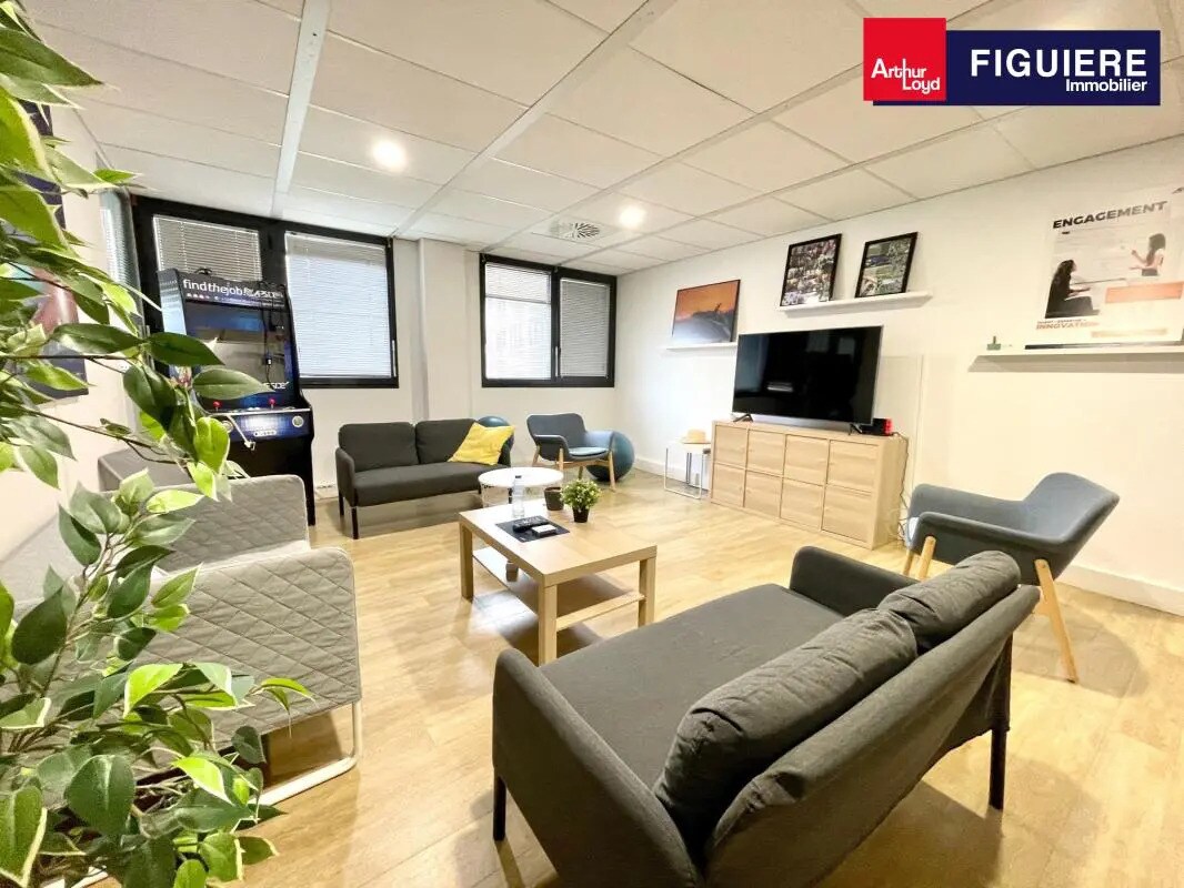 Office in Aix-en-Provence for lease Interior Photo- Image 1 of 13