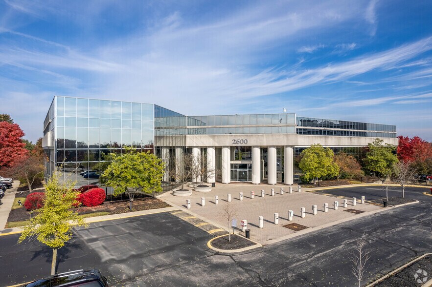 2600 Corporate Exchange Dr, Columbus, OH à louer - Photo du bâtiment - Image 2 de 12