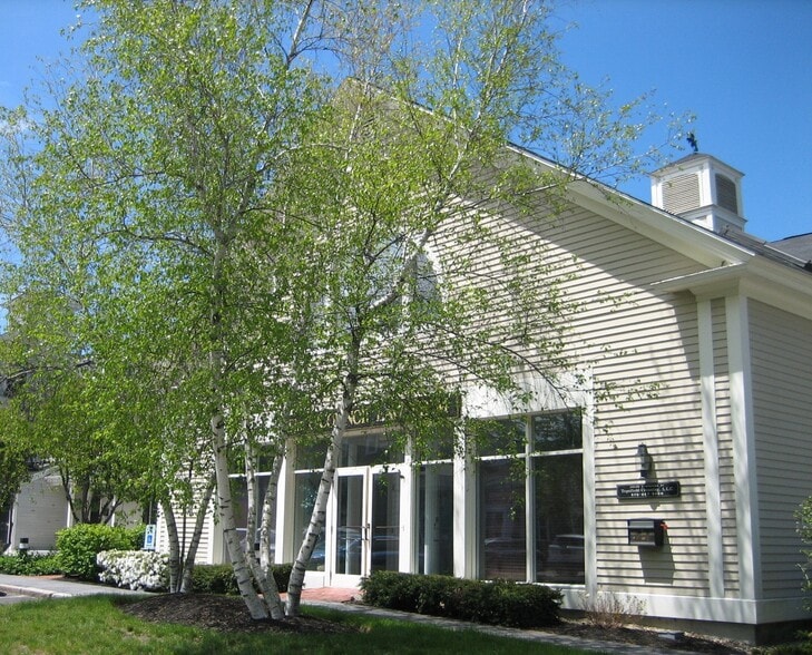 10 S Main St, Topsfield, MA à louer - Photo du bâtiment - Image 2 de 11