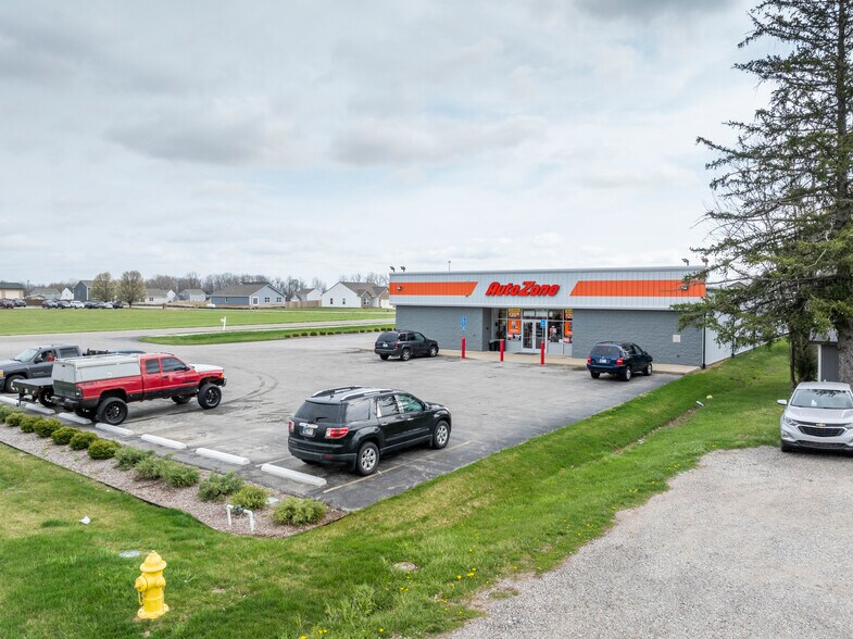 783 Nathan Dr, Trafalgar, IN à vendre - Photo du bâtiment - Image 2 de 7