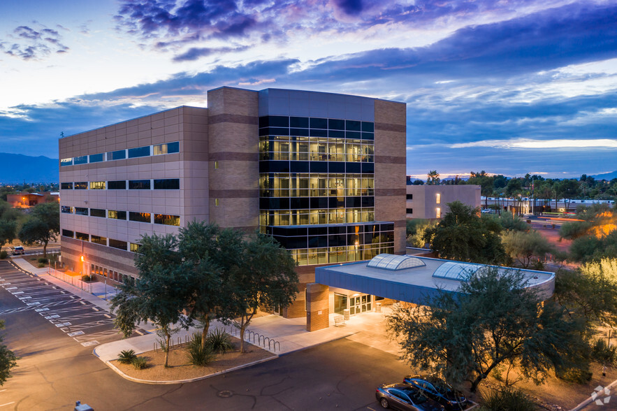 6567 E Carondelet Dr, Tucson, AZ for lease - Primary Photo - Image 1 of 2