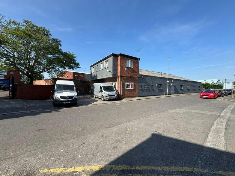 Barton Manor, Bristol for lease - Building Photo - Image 2 of 2