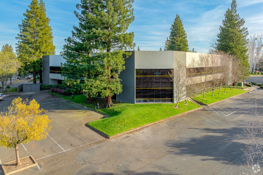 2339 Gold Meadow Way, Gold River, CA à vendre - Photo principale - Image 1 de 8