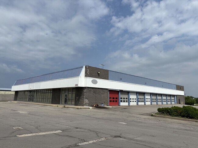 Plus de détails pour 1181 N Greece Rd, Rochester, NY - Industriel à louer
