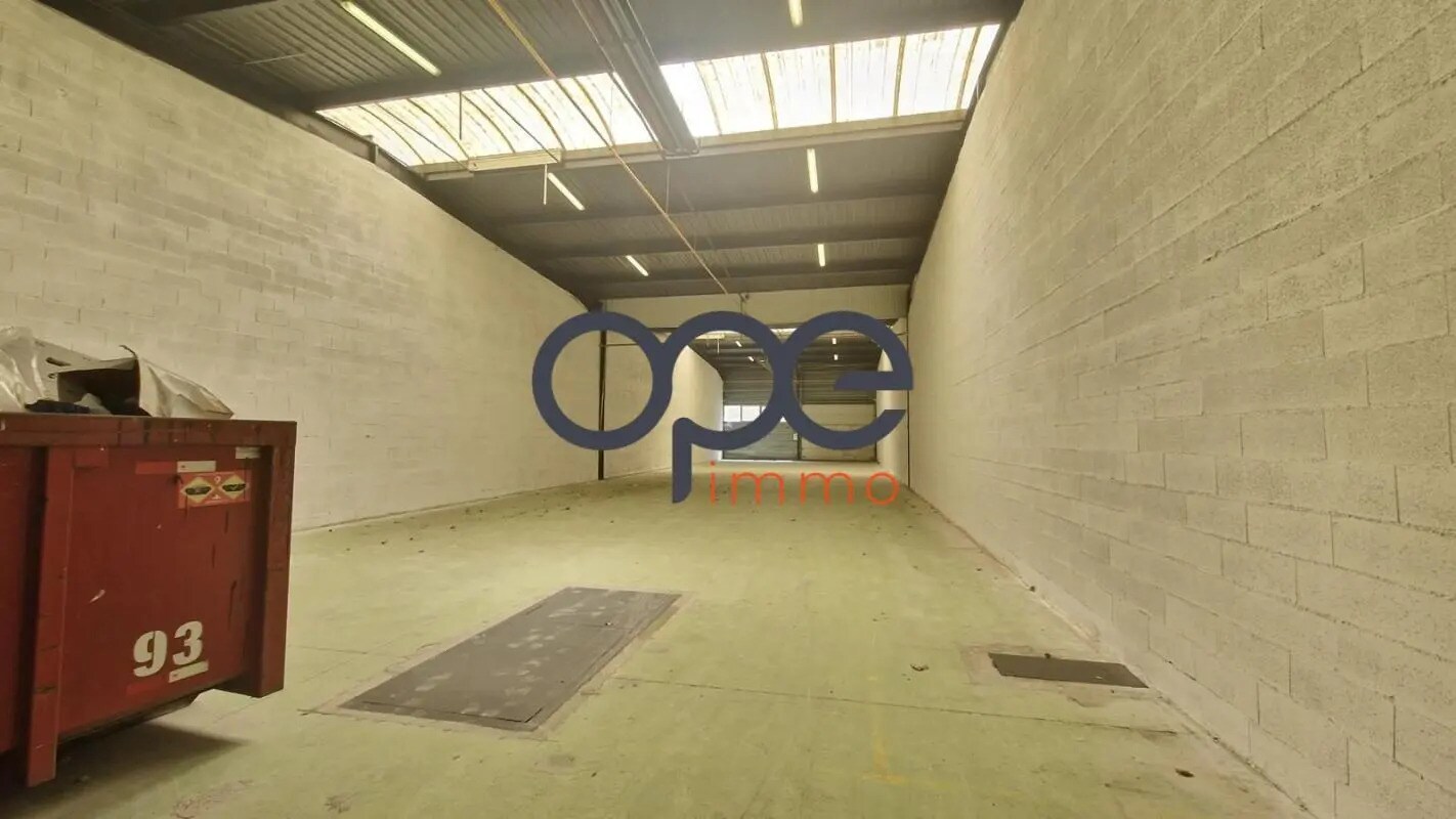 Industrial in SAINT-OUEN-L'AUMONE for lease Interior Photo- Image 1 of 4