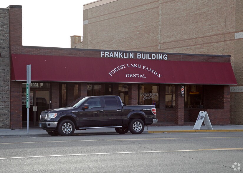 69 N Lake St, Forest Lake, MN à louer - Photo du bâtiment - Image 3 de 18