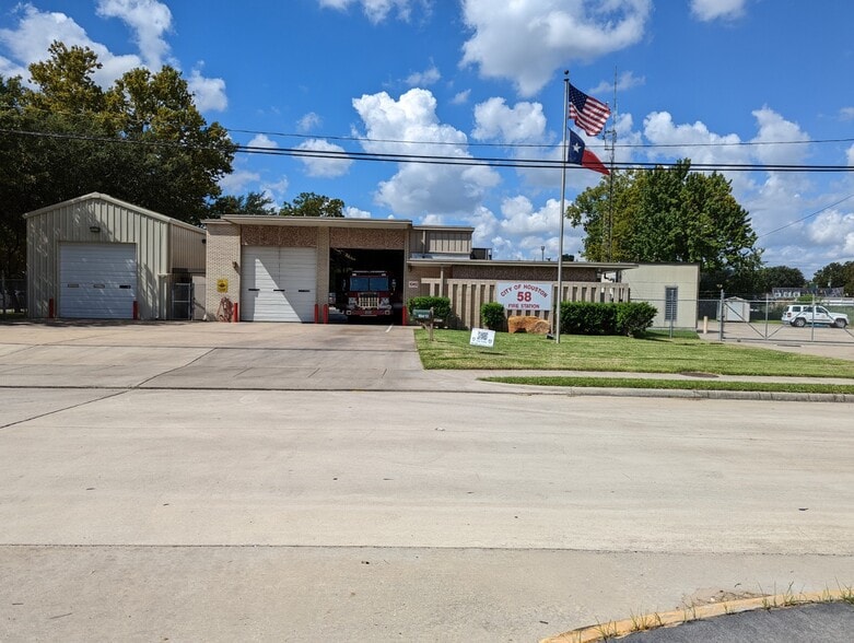 10354 Fulton Rd, Houston, TX for sale - Building Photo - Image 2 of 3