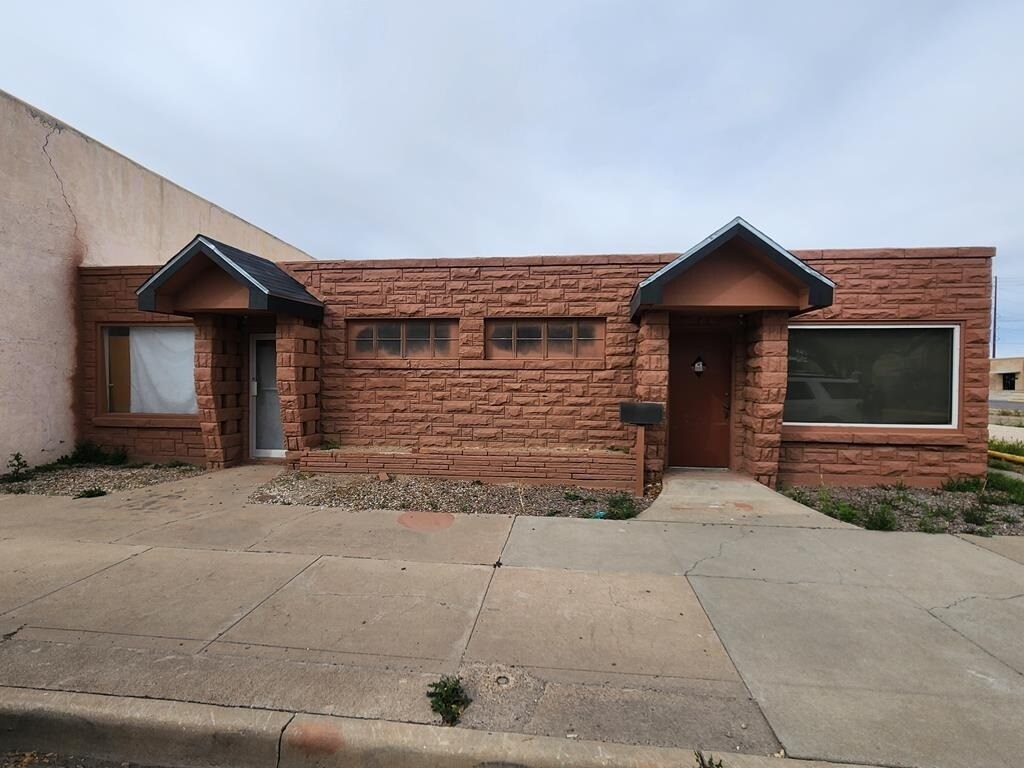 205 S Cypress St, Pecos, TX à vendre Photo du bâtiment- Image 1 de 12