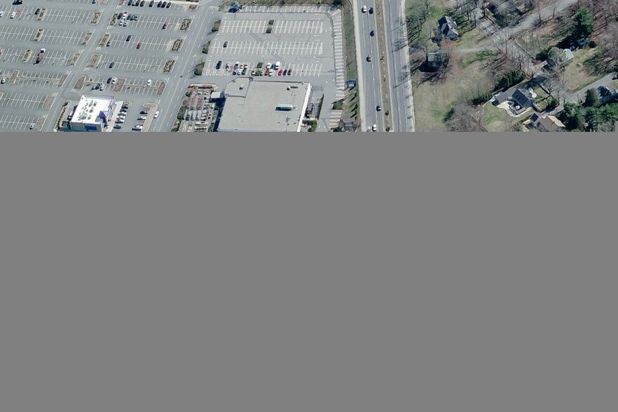 71 Faunce Corner Mall Rd, North Dartmouth, MA for sale - Building Photo - Image 3 of 6