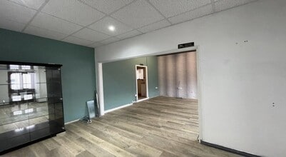 28 Corringham Rd, Stanford Le Hope for lease Interior Photo- Image 2 of 4