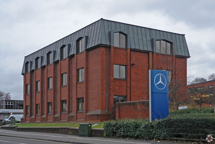 Brighton Rd, Redhill à louer - Photo du bâtiment - Image 3 de 3