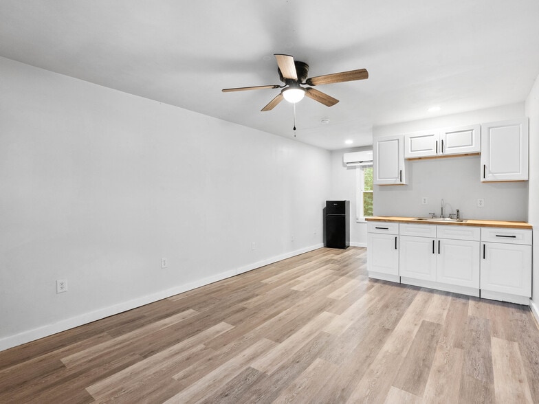 671 E Court St, Marion, NC for sale - Building Photo - Image 2 of 28