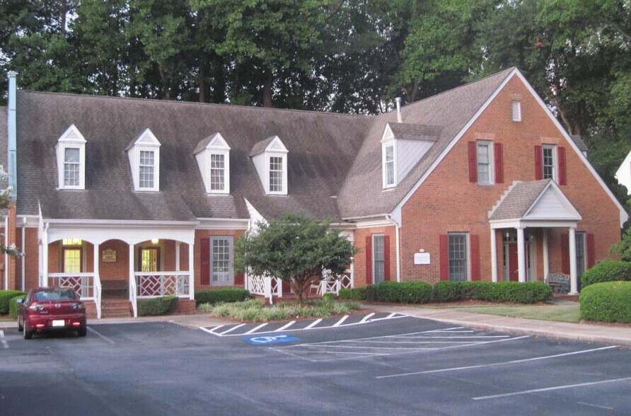 1225 Johnson Ferry Rd, Marietta, GA à louer - Photo du bâtiment - Image 1 de 10
