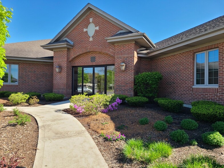 6833-6837 S Kingery Hwy, Willowbrook, IL à louer - Photo du bâtiment - Image 3 de 5