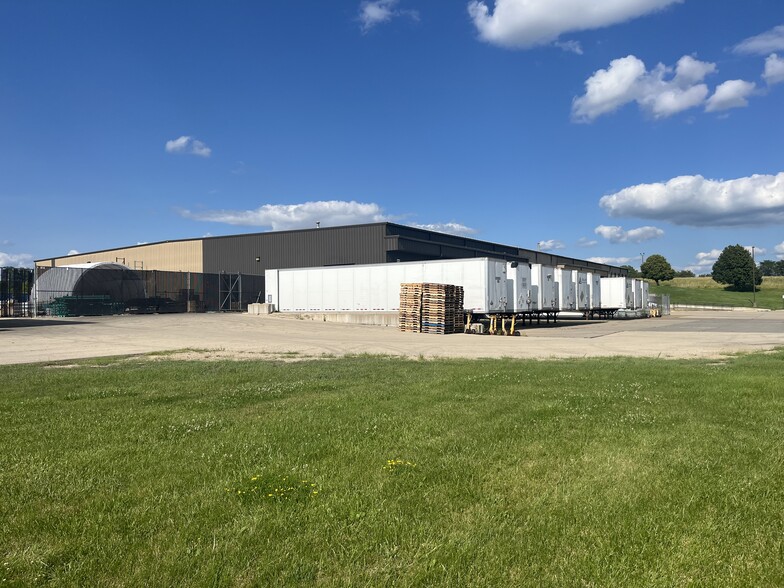 4949 Chavenelle Rd, Dubuque, IA for lease - Building Photo - Image 1 of 7