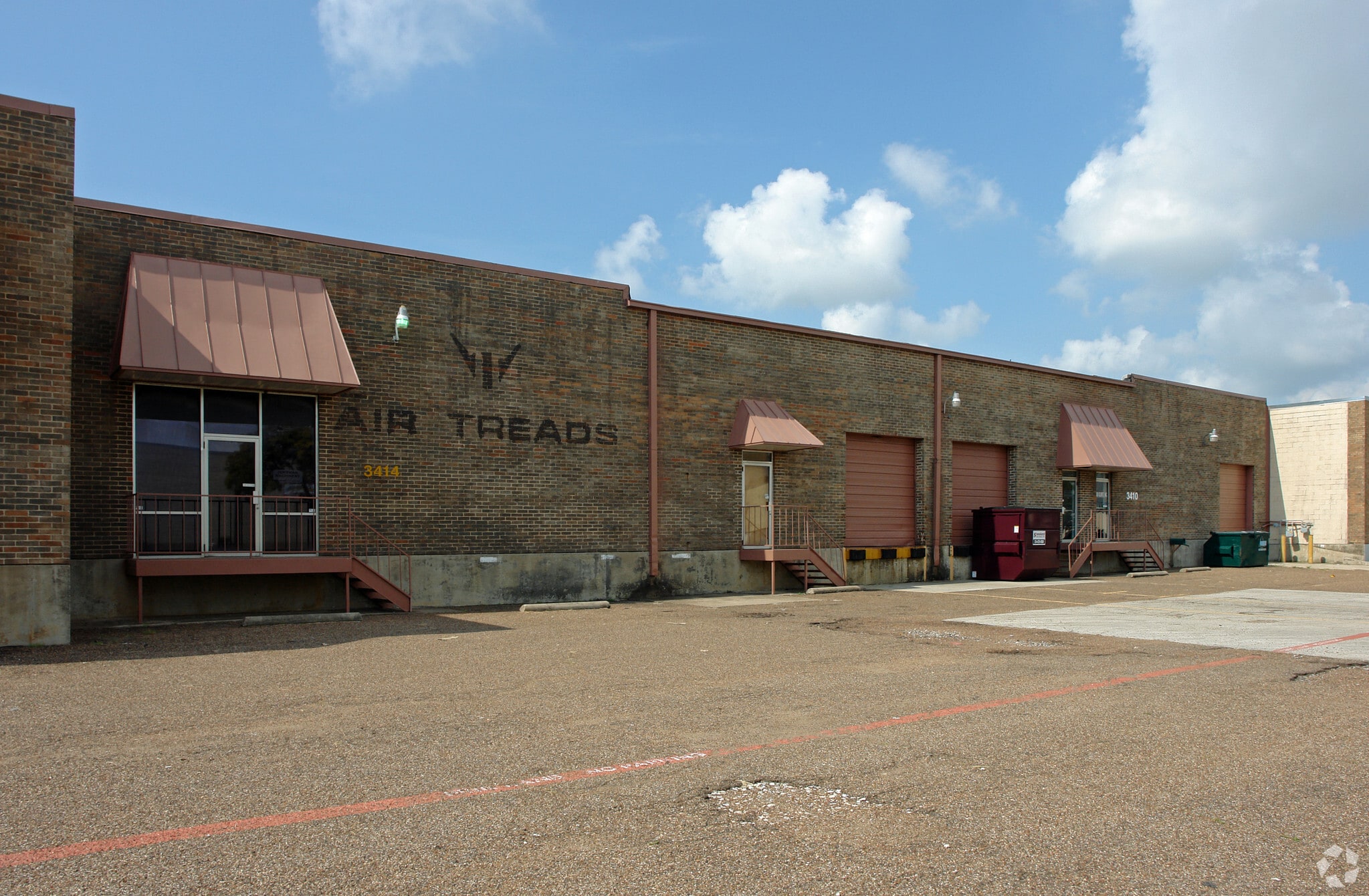 3410-3414 Royalty Row, Irving, TX for lease Primary Photo- Image 1 of 6