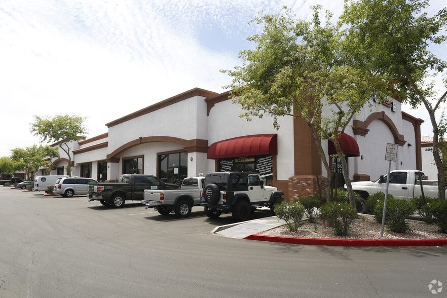 3245 N Arizona Ave, Chandler, AZ for lease - Primary Photo - Image 1 of 1