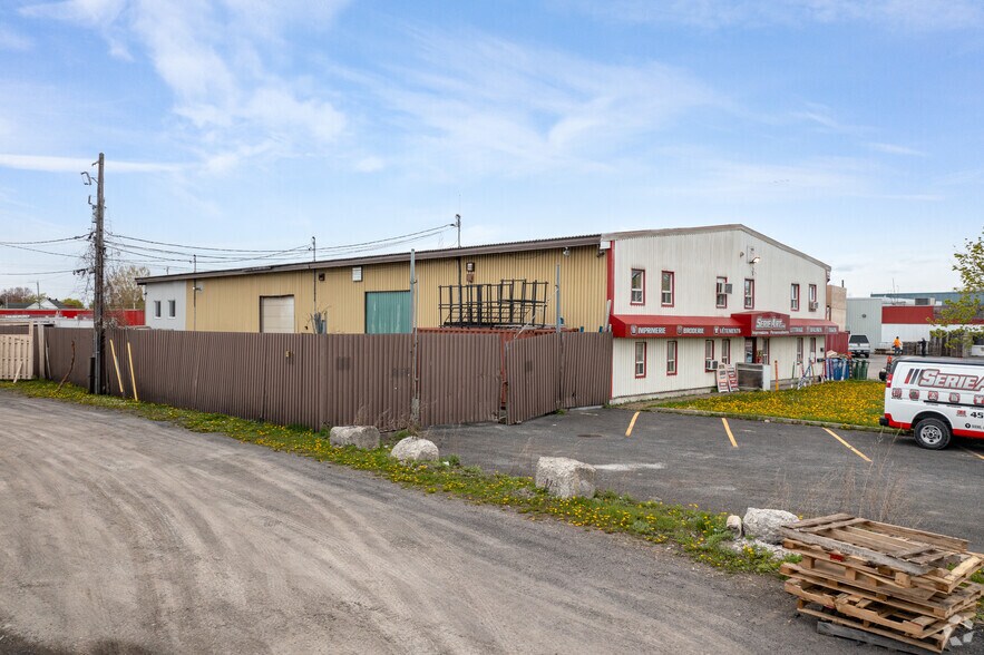 5330 Rue Ramsay, Longueuil, QC à vendre - Photo du bâtiment - Image 2 de 7