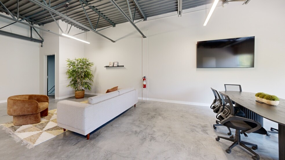 4981 Rue Louis-B.-Mayer, Laval, QC à louer - Numérisation 3D de Matterport - Image 2 de 9