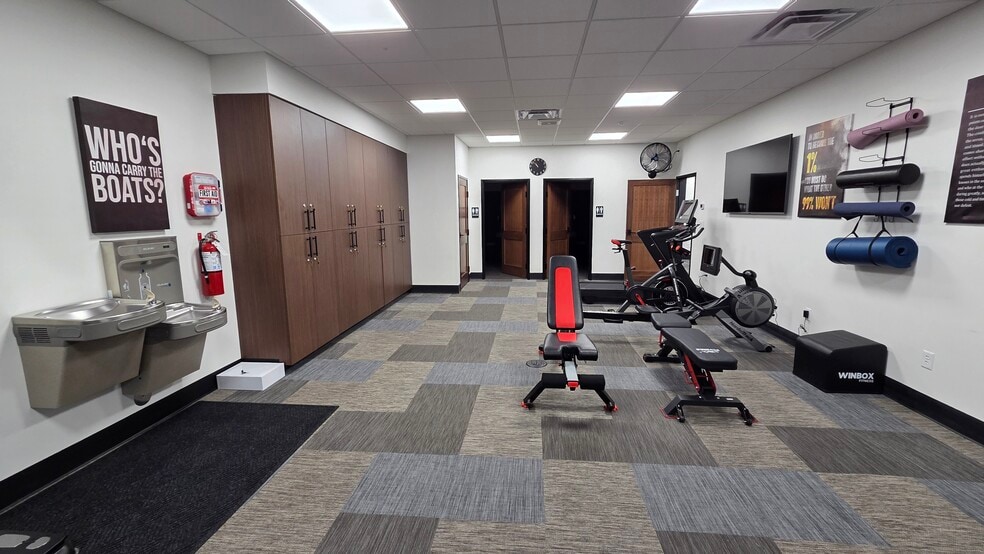 1570 Elk Creek Dr, Idaho Falls, ID for lease - Building Photo - Image 3 of 27