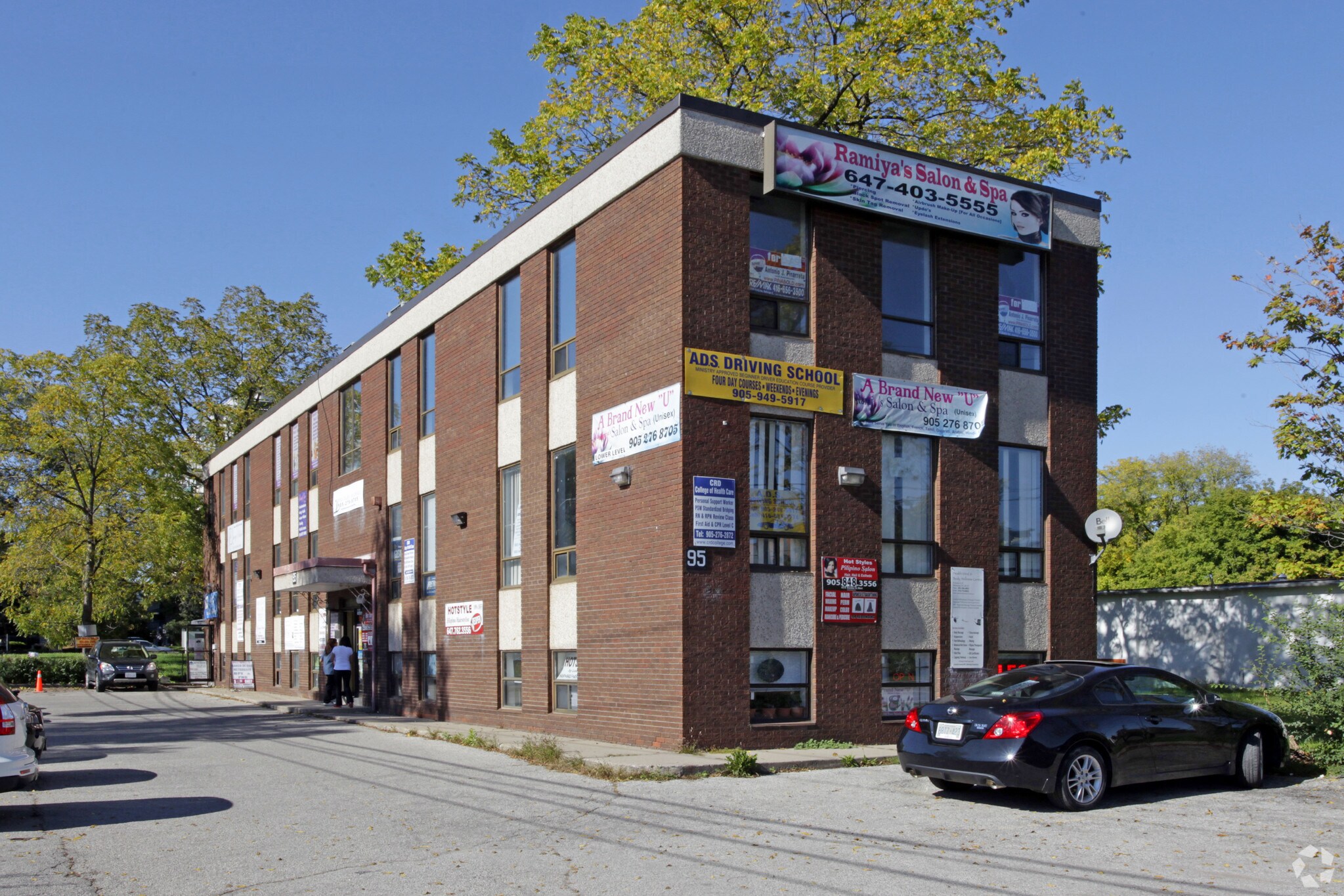 95 Dundas St W, Mississauga, ON for sale Primary Photo- Image 1 of 1