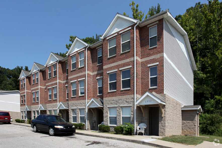 1300 Renaissance Cir, Charleston, WV à vendre - Photo du bâtiment - Image 3 de 82