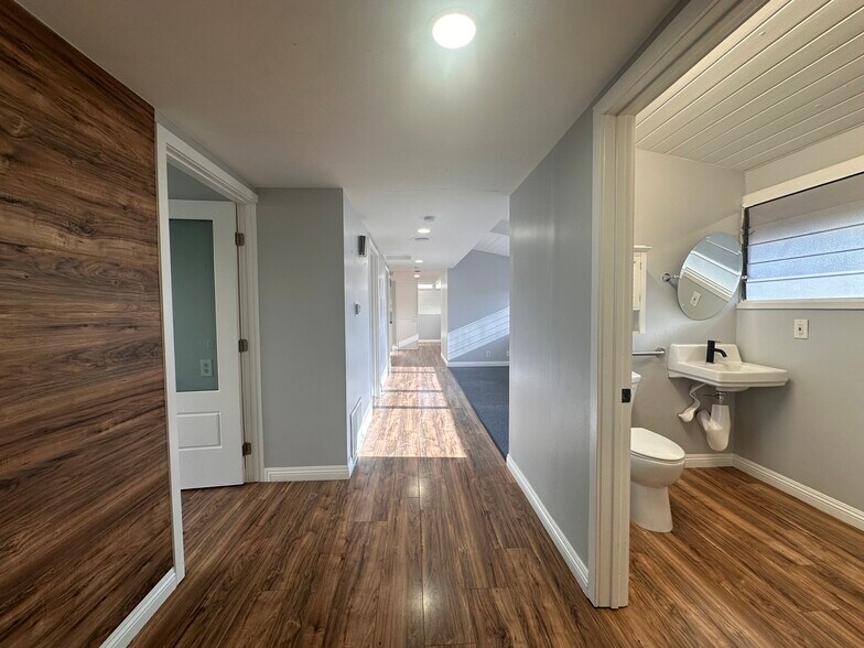 11116 Rives Ave, Downey, CA à louer - Photo intérieure - Image 2 de 9