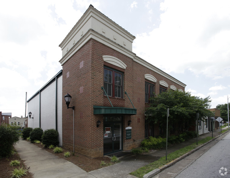 111 S Main St, Greer, SC for lease - Primary Photo - Image 1 of 4