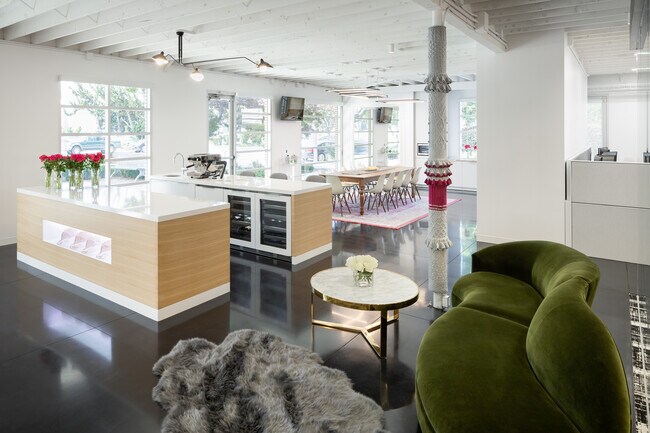 Plus de détails pour 150-160 E Dana St, Mountain View, CA - Flex à vendre