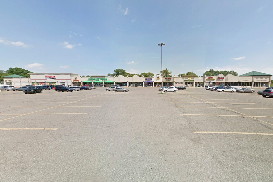 1595-1631 Holmes Rd, Ypsilanti, MI for lease - Building Photo - Image 2 of 13