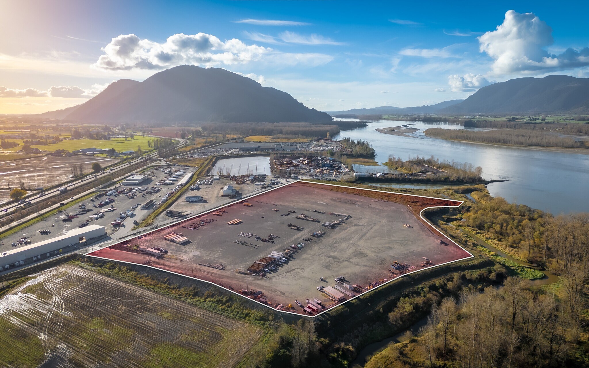7650 Arnold Rd, Chilliwack, BC à louer Photo du bâtiment- Image 1 de 3
