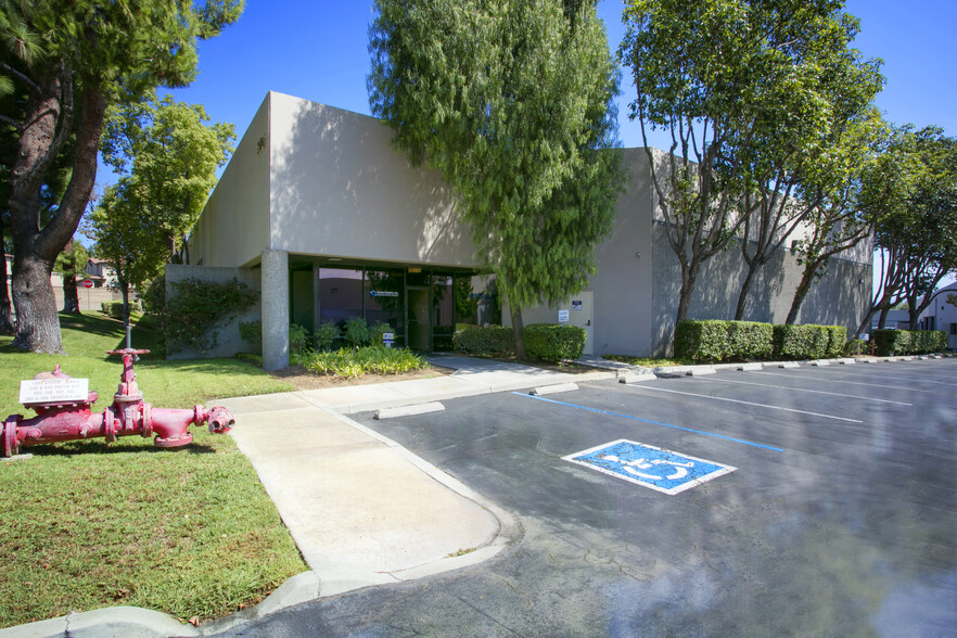 500 Porter Way, Placentia, CA for lease - Building Photo - Image 1 of 4