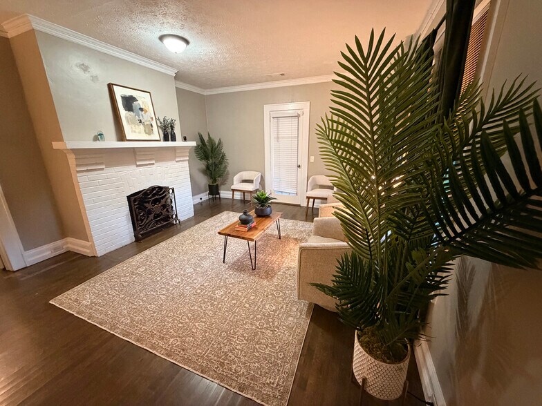 490 S Perry St, Lawrenceville, GA à louer - Photo du bâtiment - Image 3 de 17