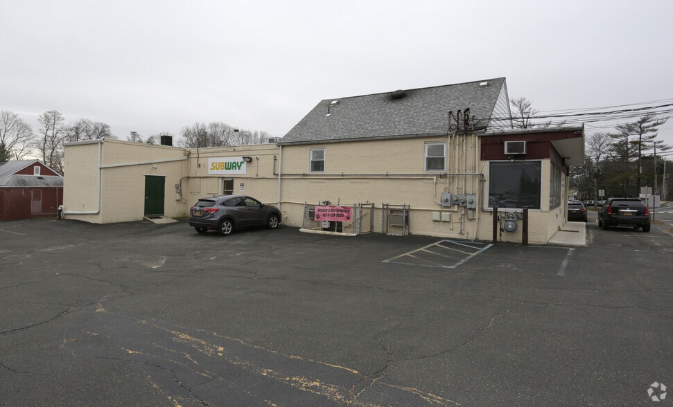 1215 Route 25A, Smithtown, NY for lease - Building Photo - Image 2 of 3
