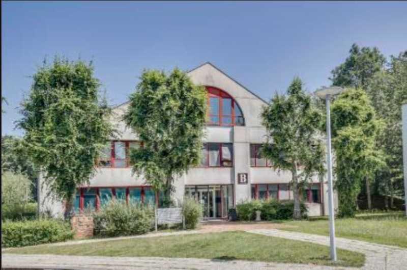 1 Rue De Terre Neuve, Les Ulis à louer Photo du bâtiment- Image 1 de 2