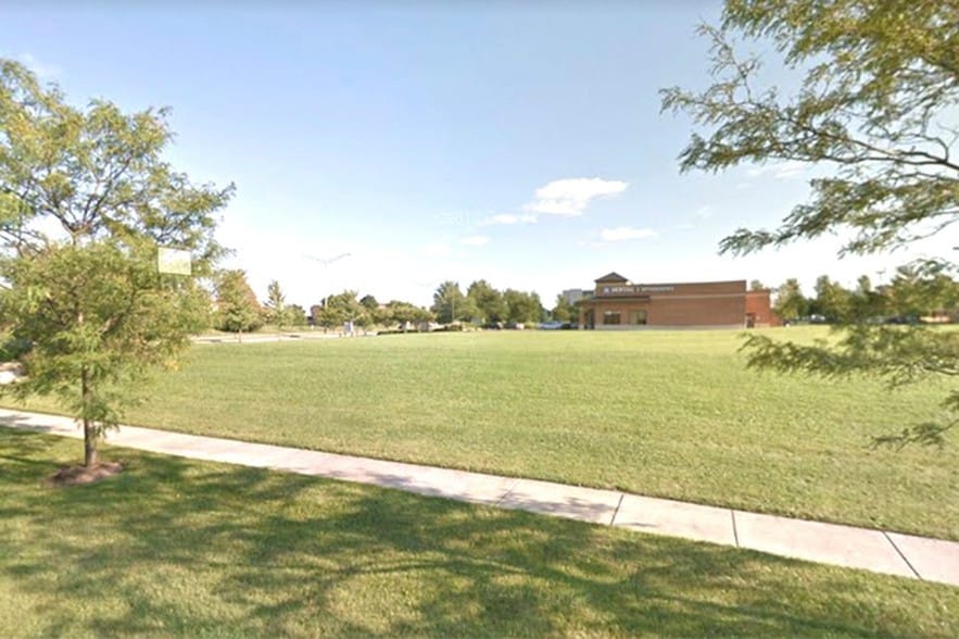 25 S Commons Dr, Aurora, IL à vendre - Autre - Image 3 de 5