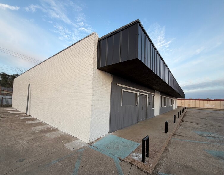 612 Michael Dr, Everman, TX for lease - Building Photo - Image 2 of 9