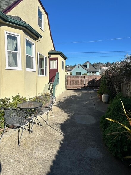 423 McLaughlin St, Richmond, CA à vendre - Photo du bâtiment - Image 3 de 13