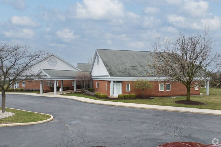 1090 W South Boundary St, Perrysburg, OH for lease - Primary Photo - Image 1 of 6