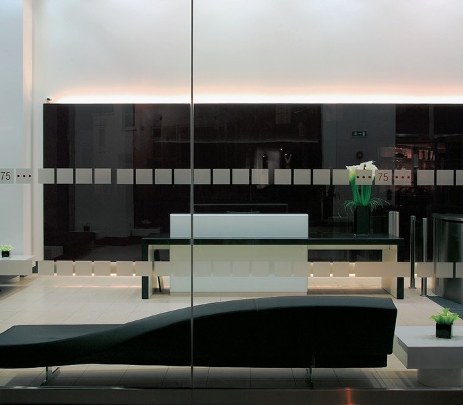 385-389 Oxford St, London for lease - Lobby - Image 2 of 5