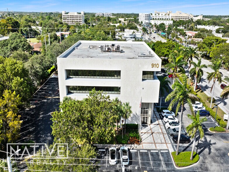 910 SE 17th St, Fort Lauderdale, FL à louer - Photo du bâtiment - Image 2 de 37